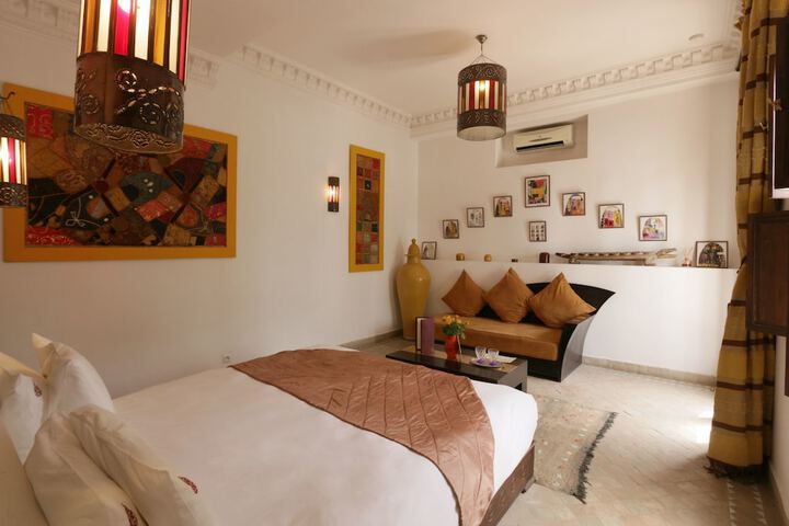Room 28 of 263