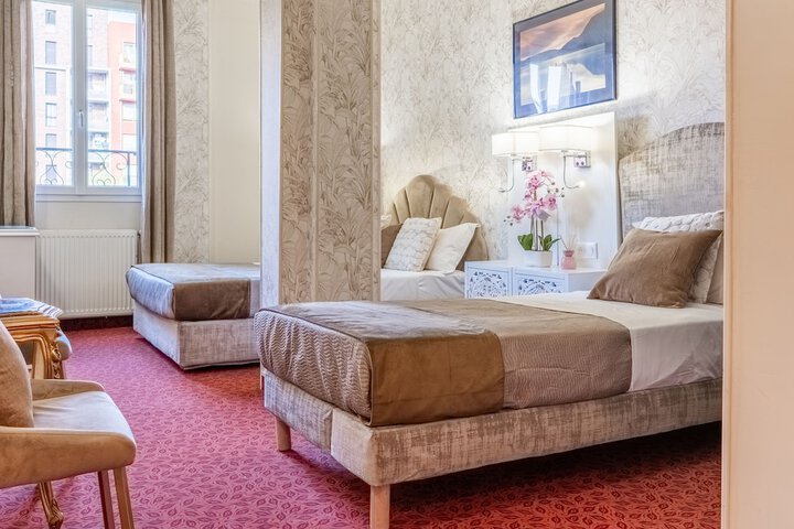 Room 42 of 118