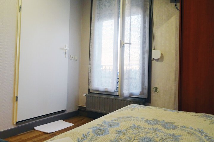 Room 17 of 34
