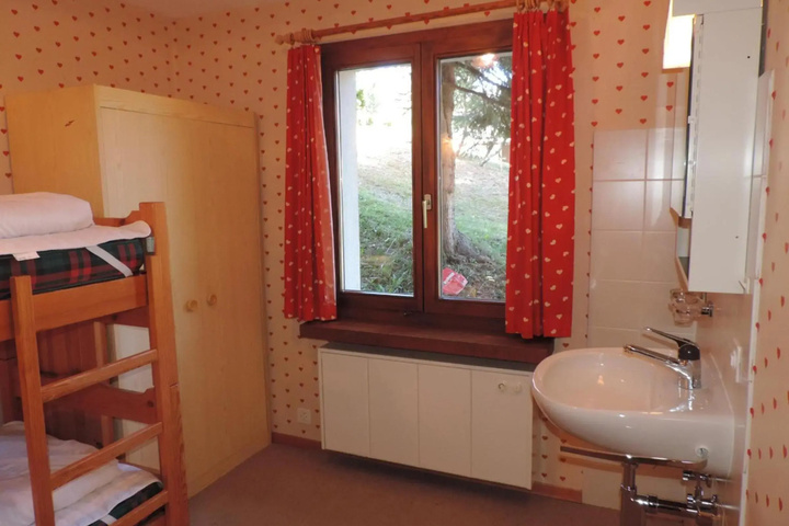 Room 7 of 16