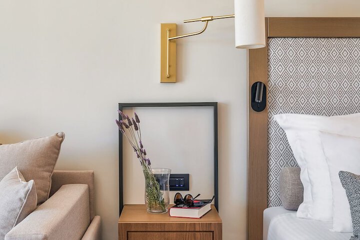 Room 37 of 417