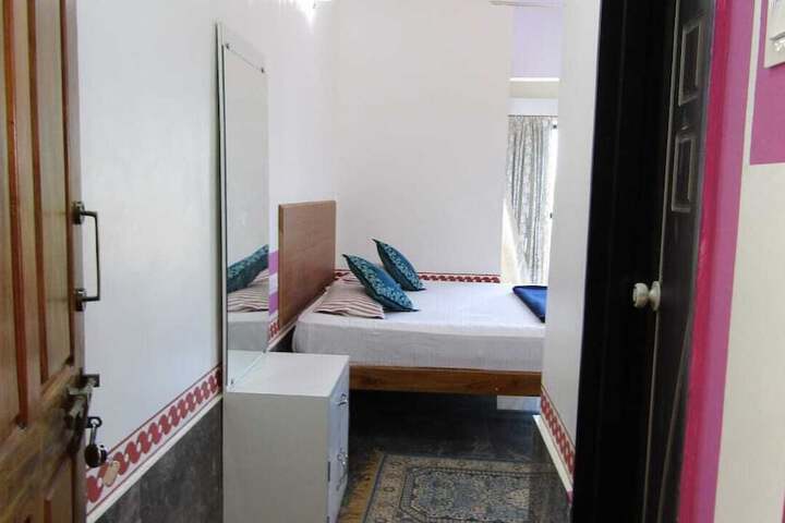 Room 12 of 15