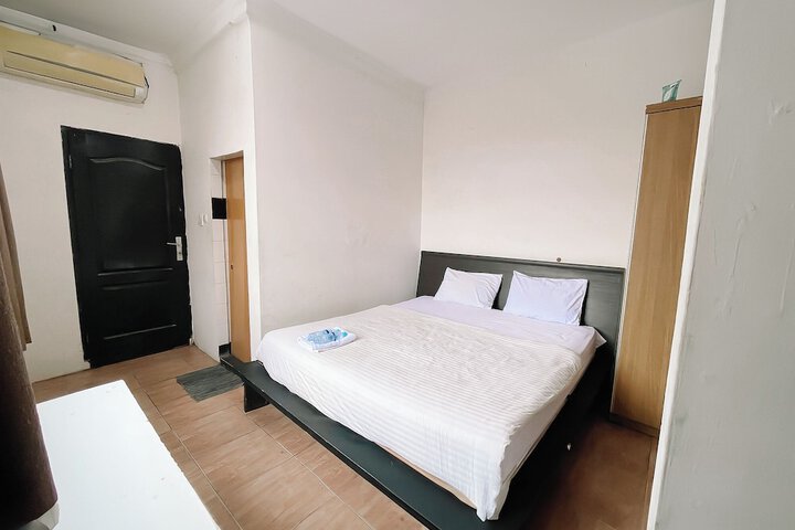 Room 10 of 22