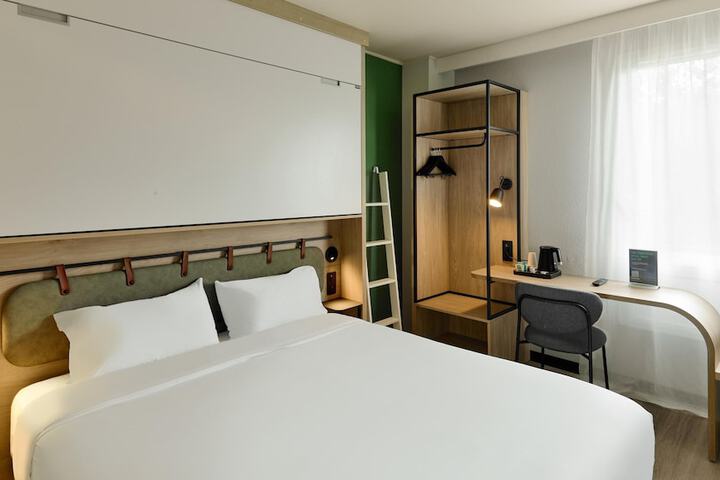 Room 6 of 29