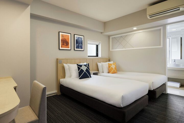 Room 3 of 16