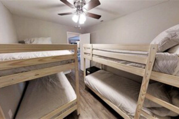 Room 33 of 36