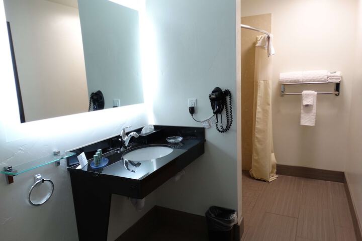 Room 29 of 40