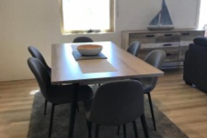 Room 200 of 348