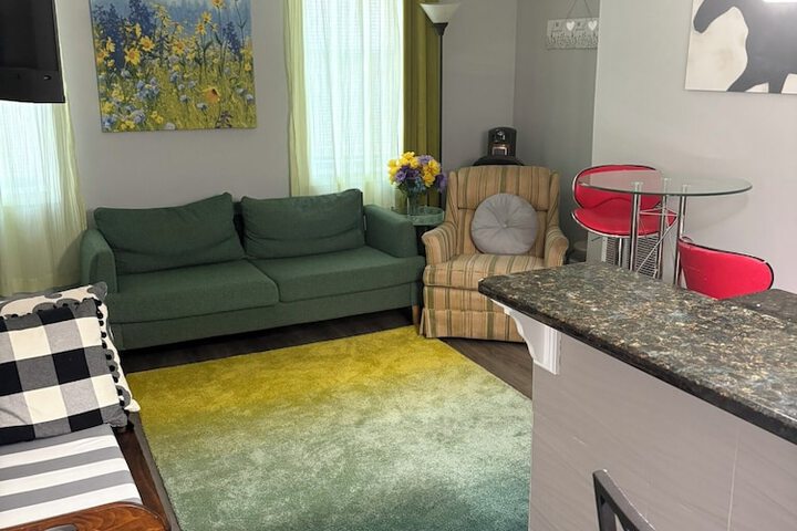Room 8 of 12