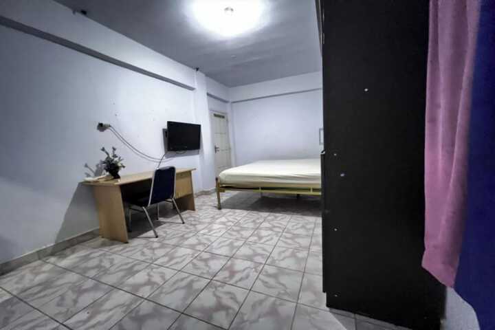 Room 13 of 26