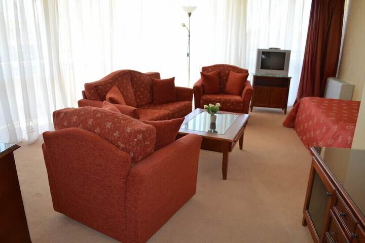 Room 14 of 48