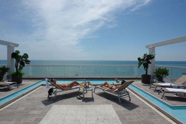 Sundeck 134 of 154