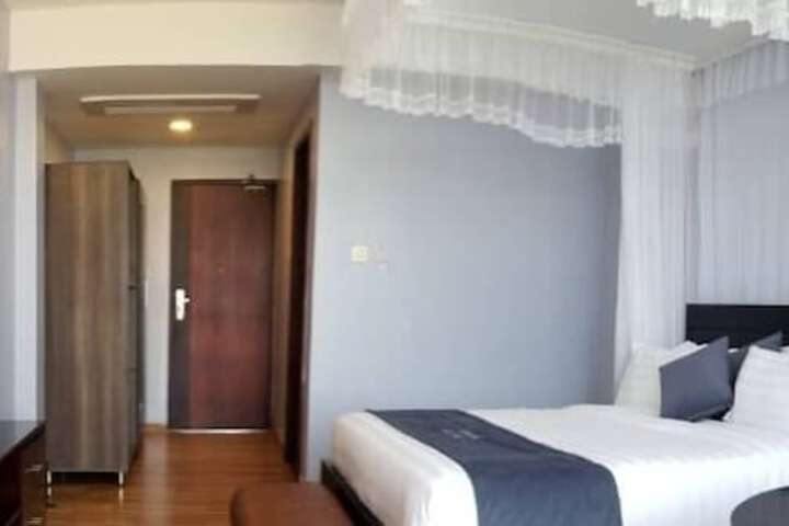 Room 9 of 150