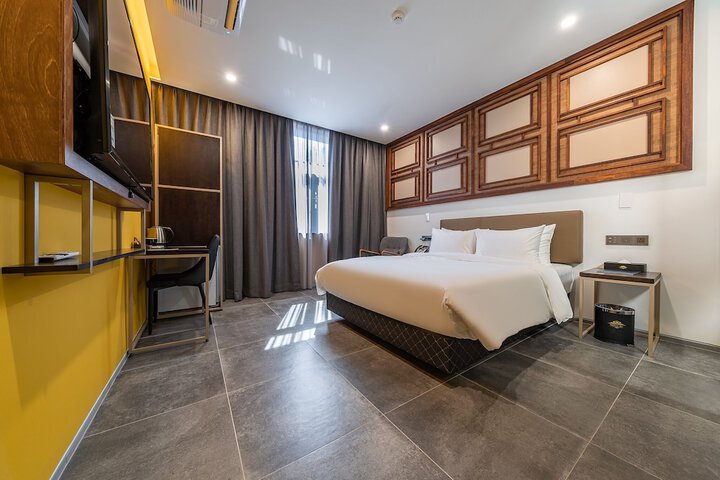 Room 5 of 22