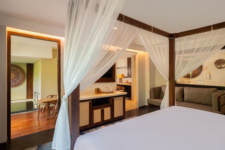 Room 21 of 53