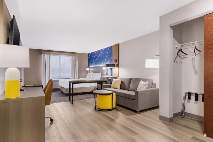 Room 16 of 64