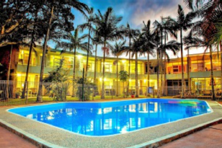 Hotel Exterior 105 of 228