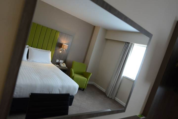 Room 4 of 70