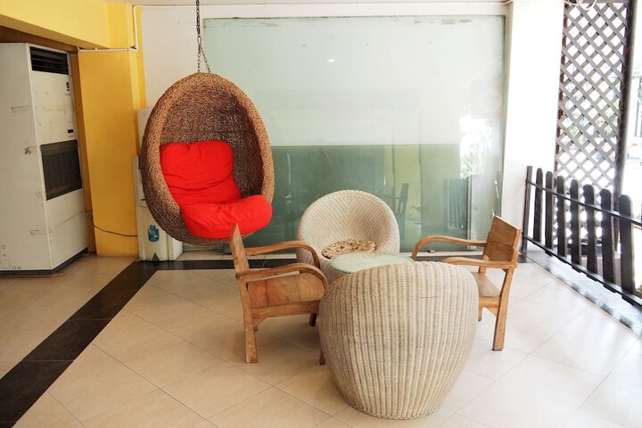Entrance & Lobby