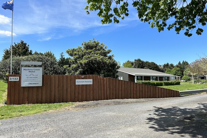 Mystery Creek Motel