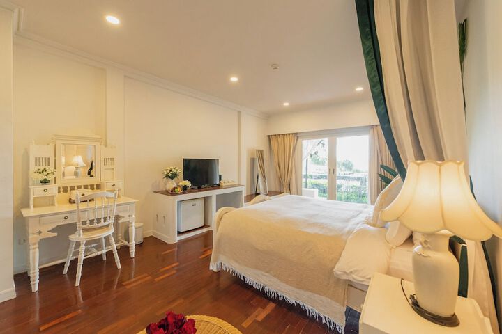 Room 32 of 177