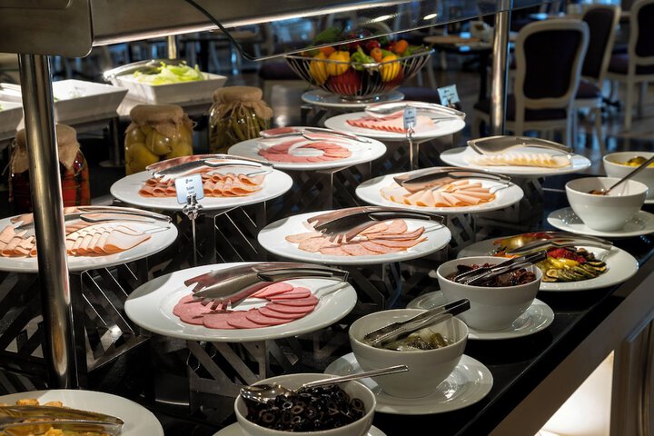 Dining 70 of 106