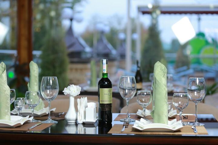 Dining 46 of 58