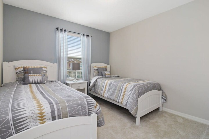 Room 32 of 41