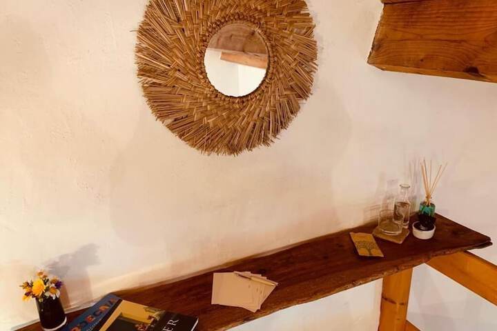 Room 5 of 28