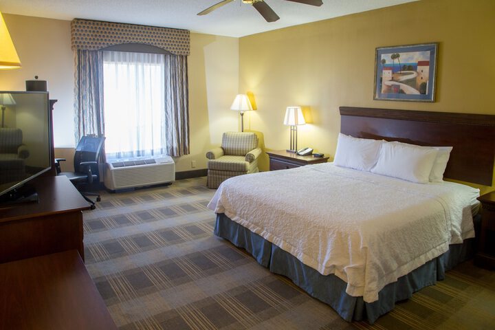 1 King Bed (3 of 39)