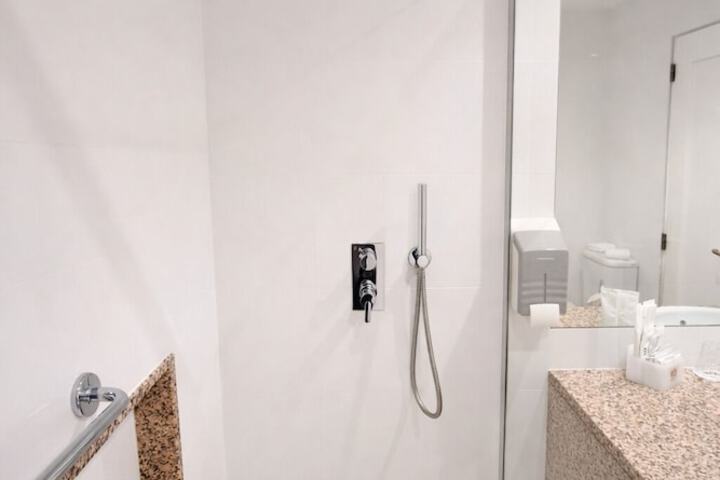 Room 20 of 39