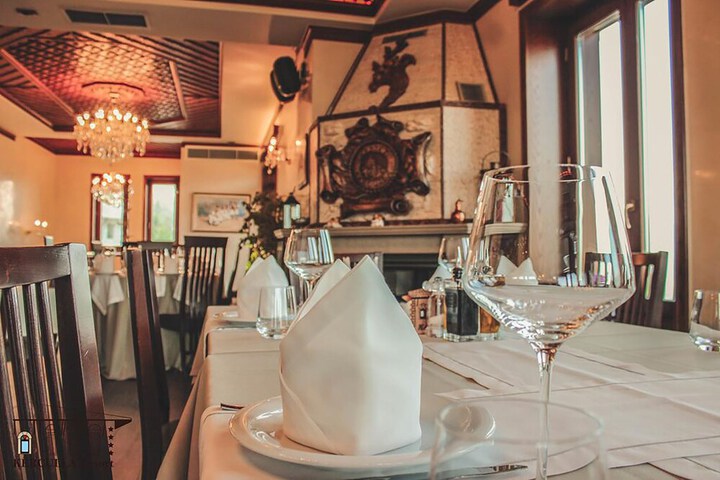 Dining 87 of 97