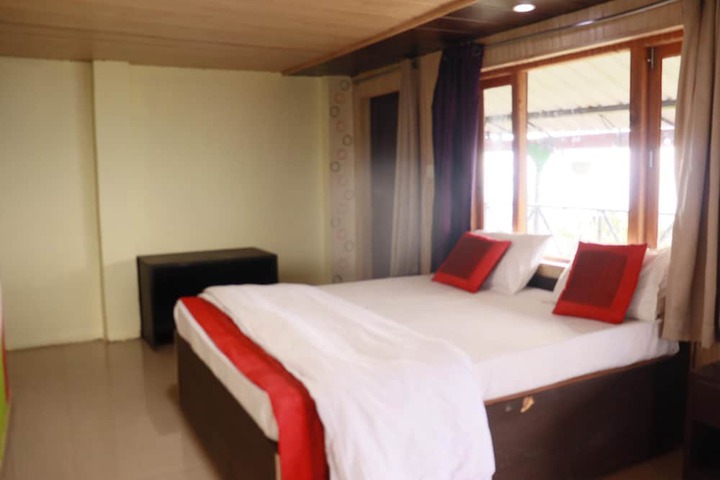 Room 3 of 13