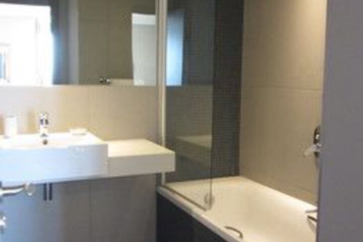 Room 6 of 65