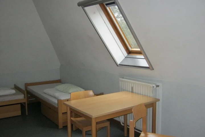Room 4 of 14