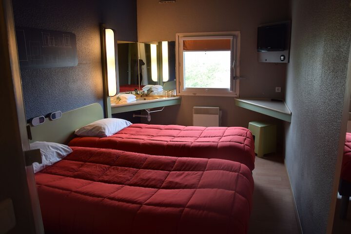 Room 7 of 14