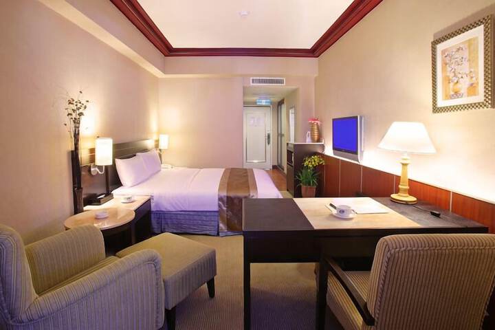 Room 16 of 72