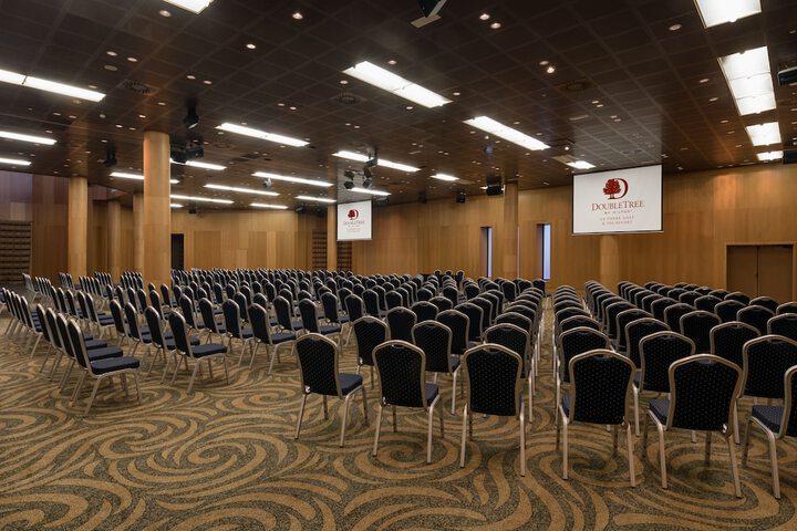 Business Center 66 of 72