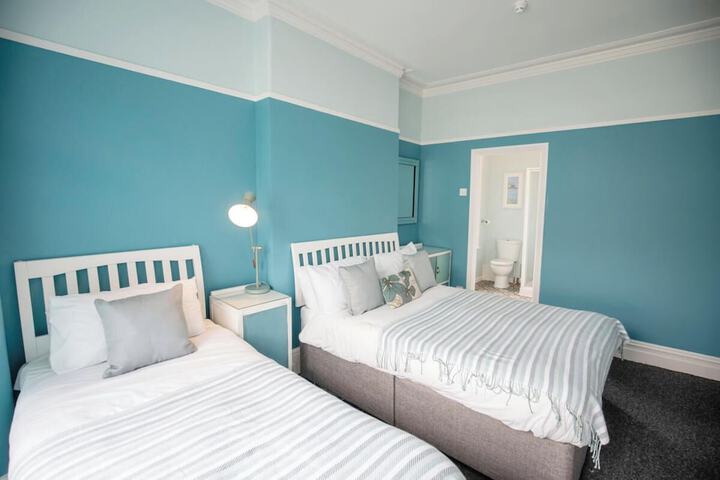 Room 14 of 42