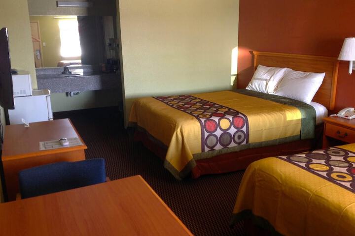 2 Double Beds (2 of 4)