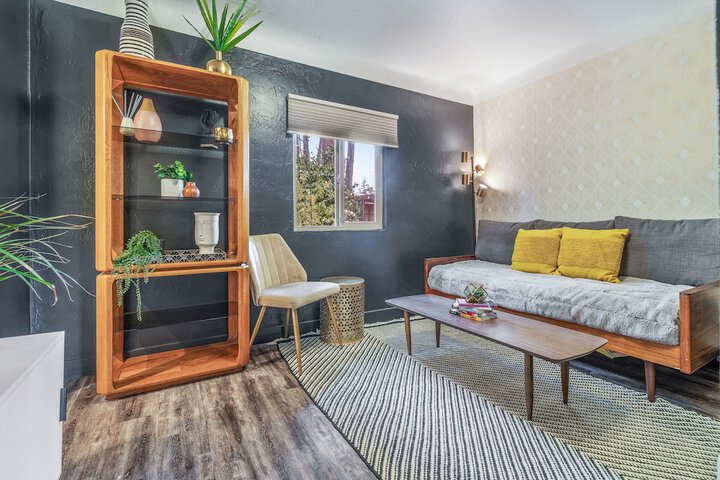 Room 7 of 71