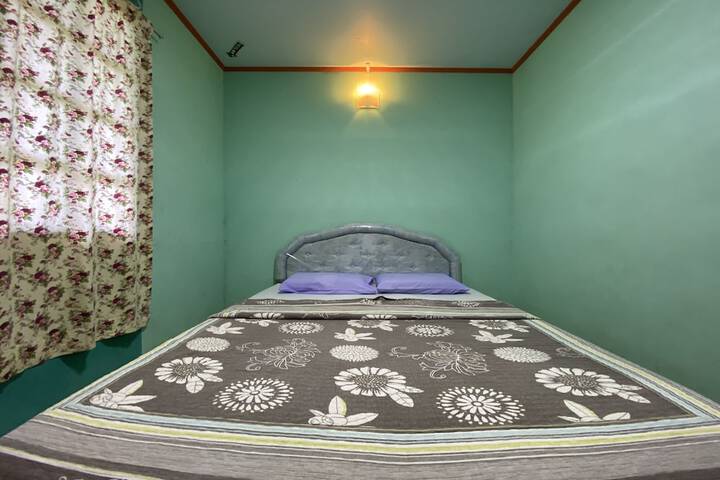 Room 7 of 11