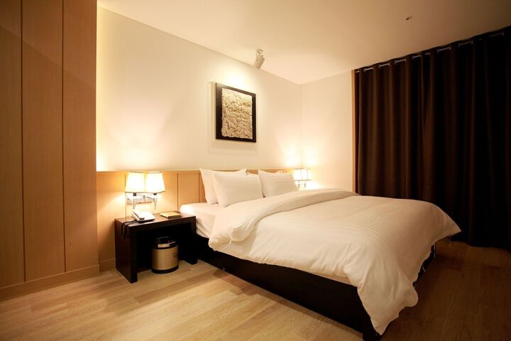 Room 145 of 176