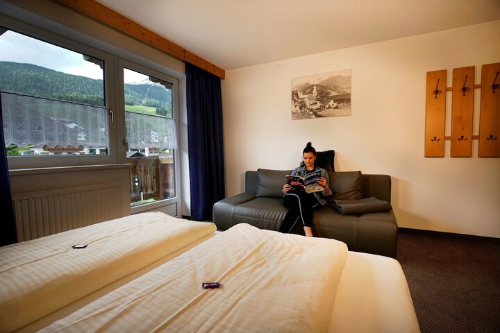 Room 4 of 46