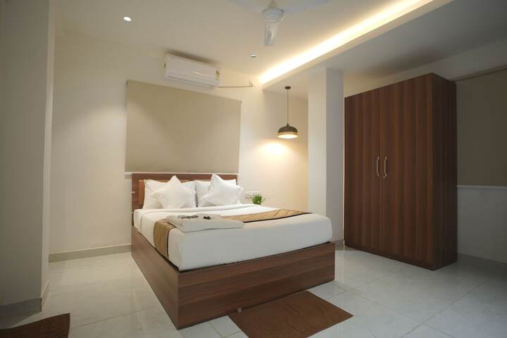 Room 13 of 40