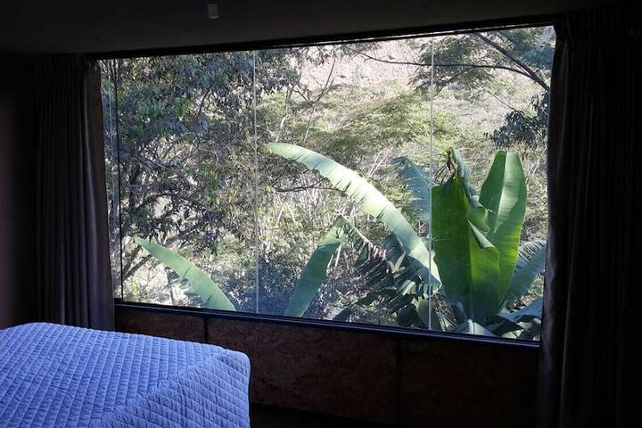 Room 6 of 31