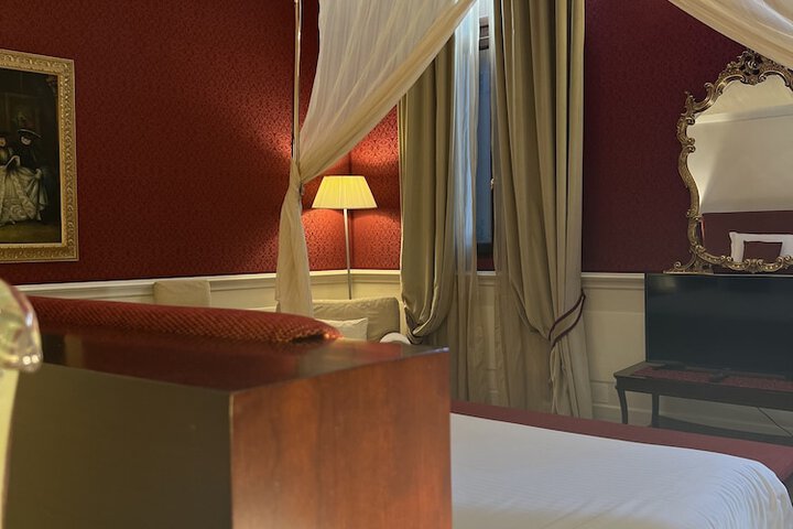 Room 62 of 290
