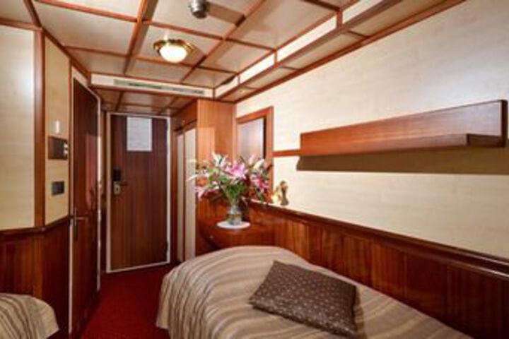 Hotel Suite Photo