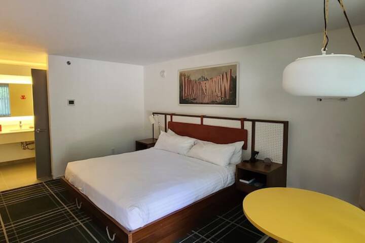 Room 11 of 30