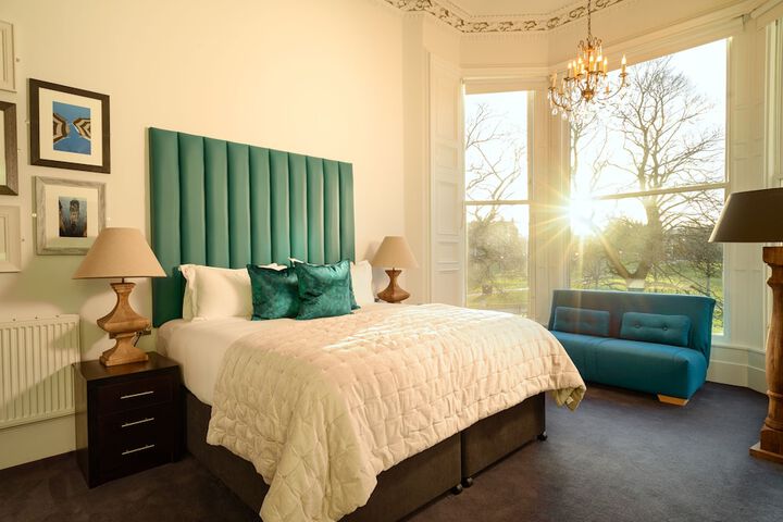 Room 2 of 74